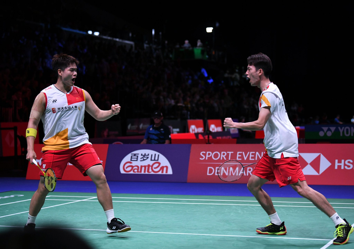 球的篮球运 球的篮球运